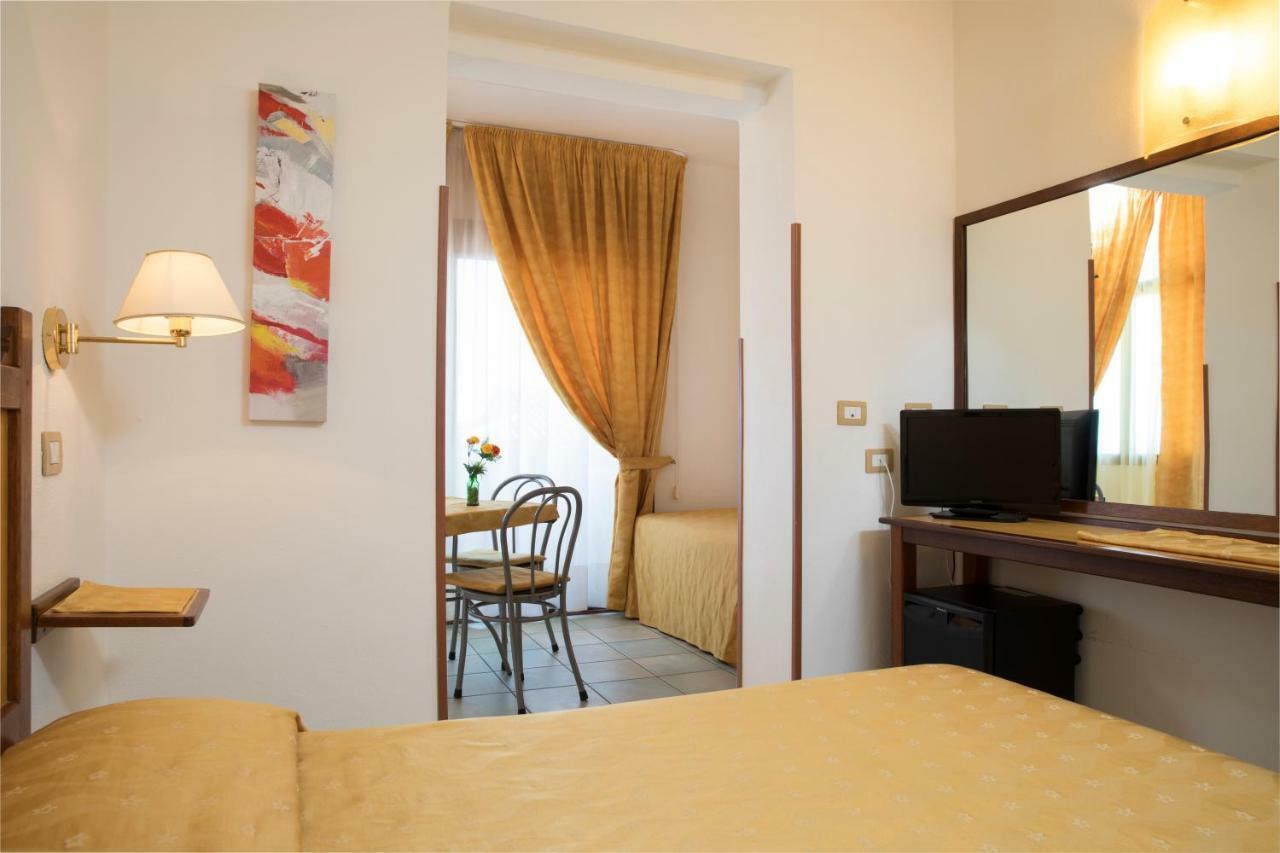 Hotel La Playa Cala Gonone Exterior photo