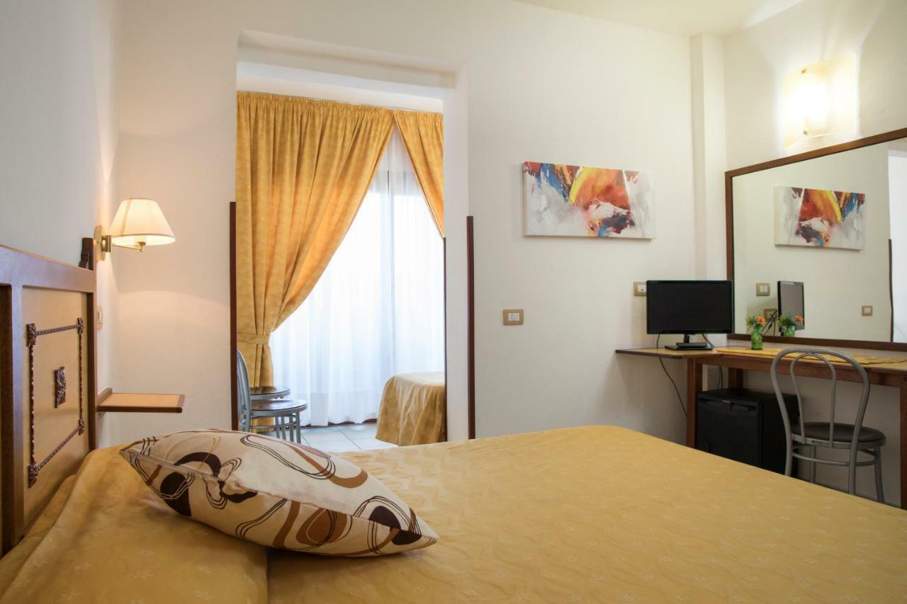 Hotel La Playa Cala Gonone Exterior photo